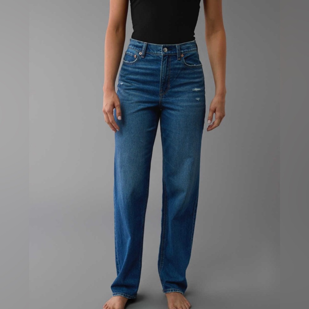 American Eagle Super High Waisted Baggy Straight Jean